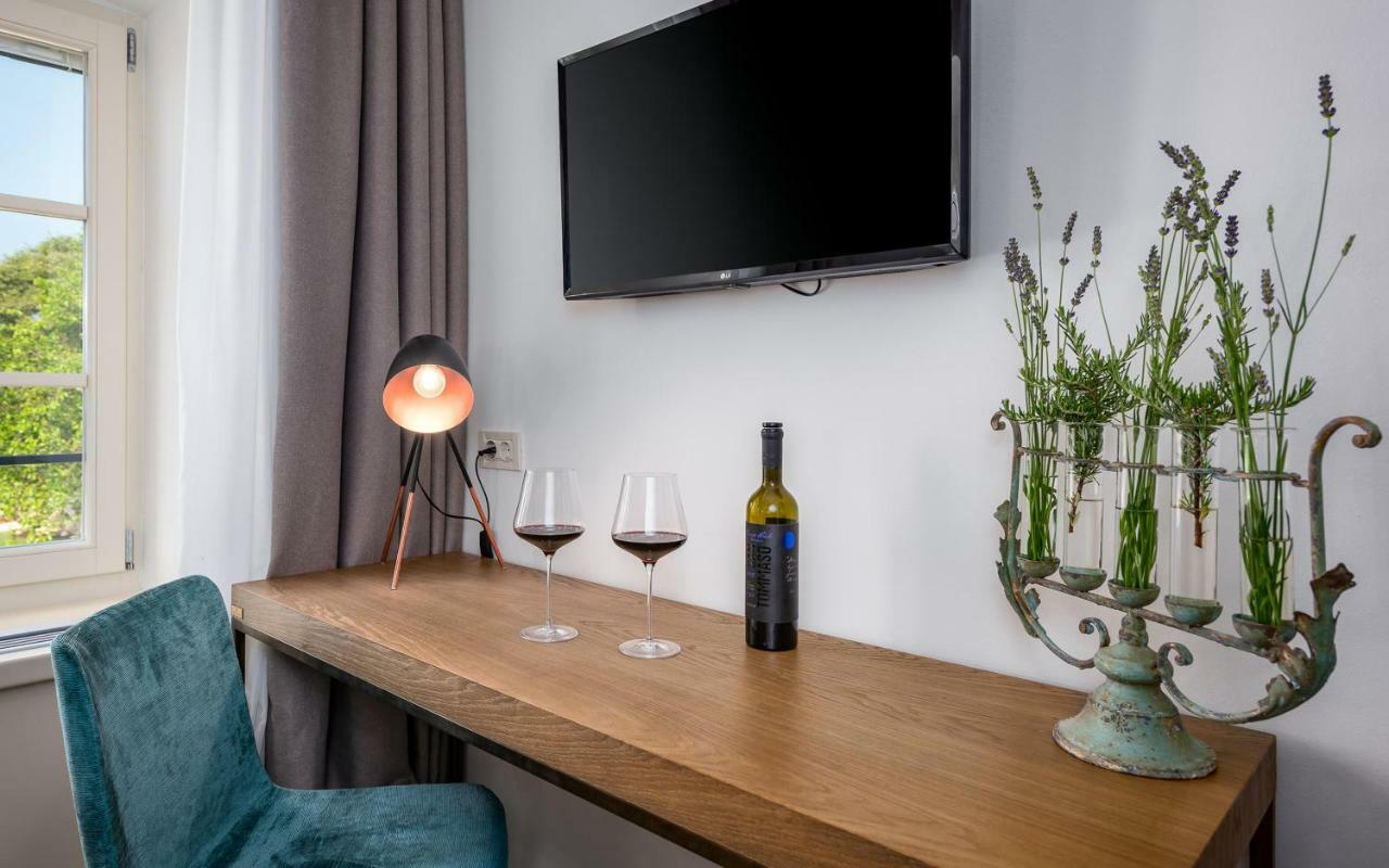 Relais And Wine San Tommaso (Adults Only) Hotel Bale Exterior photo